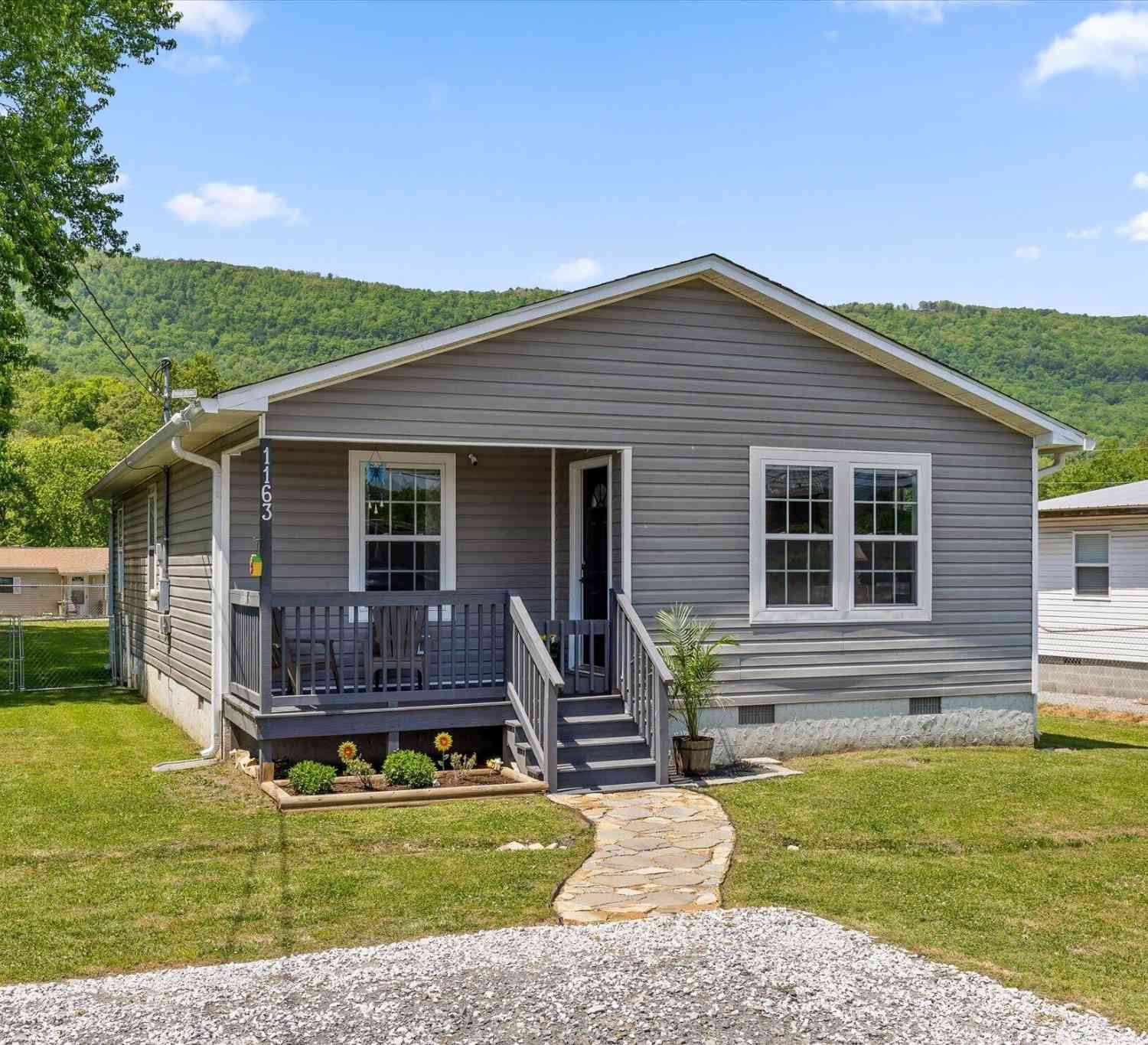 Homes For Sale - 1163 N Main Street<br/> Marion County County, Whitwell, TN 37397