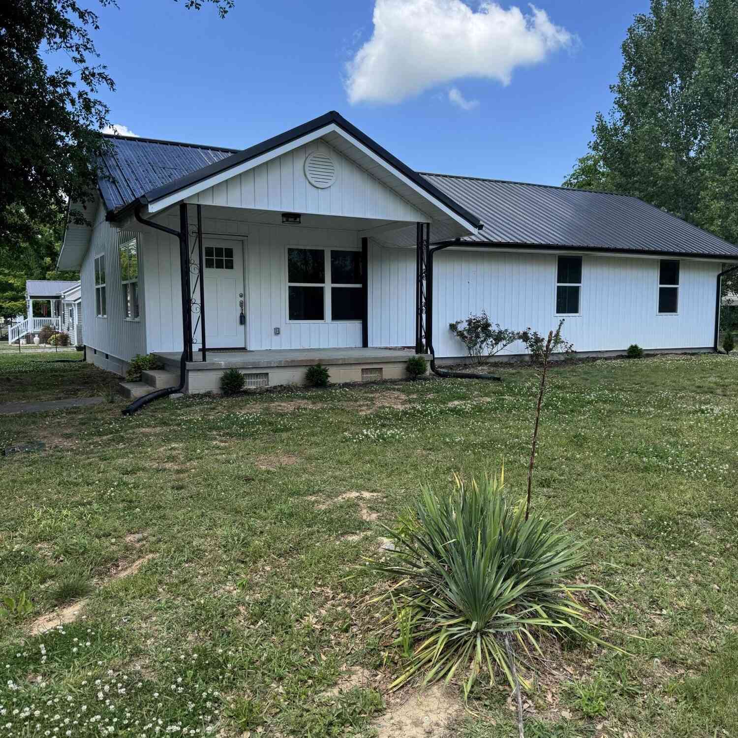 Homes For Sale - 185 Carolina Avenue<br/> Delano, TN 37325