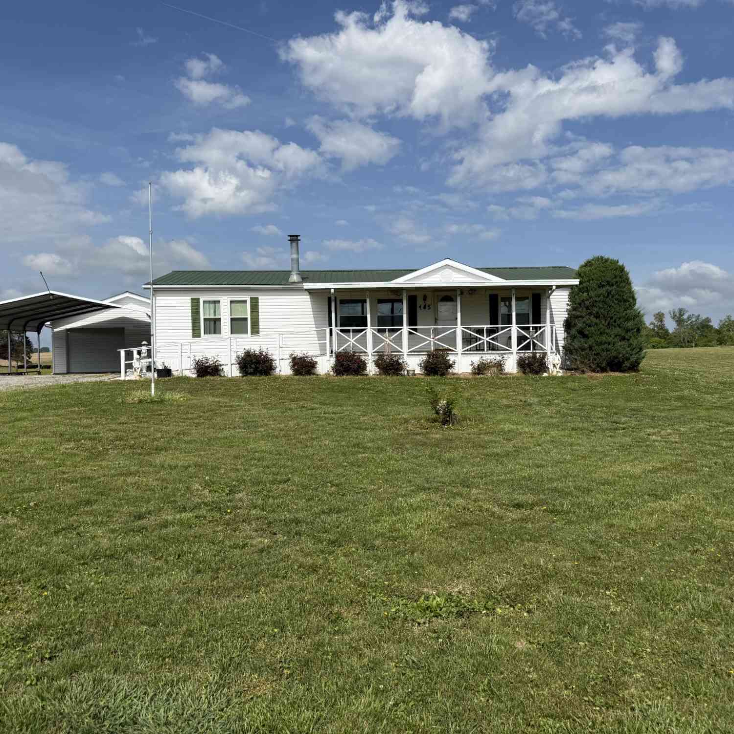 Mobile Home For Sale - 145 Hickenbottom Ln<br/> Morrison, TN 37357