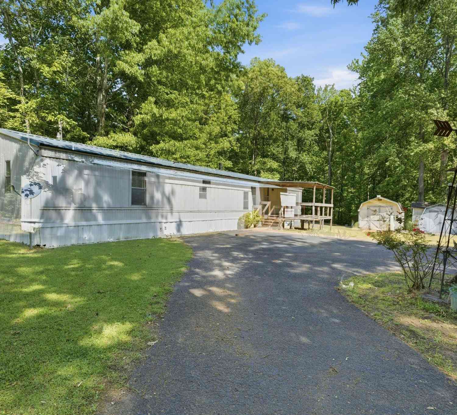 Mobile Home For Sale - 104 Enfield Dr<br/> Coffee County County, Beechgrove, TN 37018