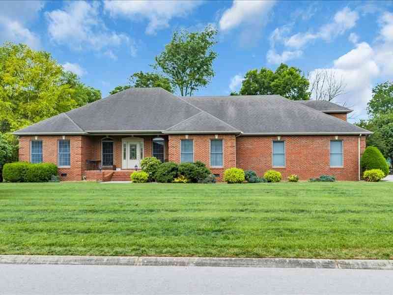 Homes For Sale - 261 Bell Dr<br/> Franklin County County, Winchester, TN 37398