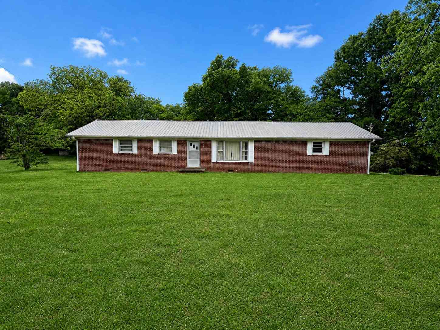 Homes For Sale - 955 Rocky Rd<br/> Giles County County, Pulaski, TN 38478