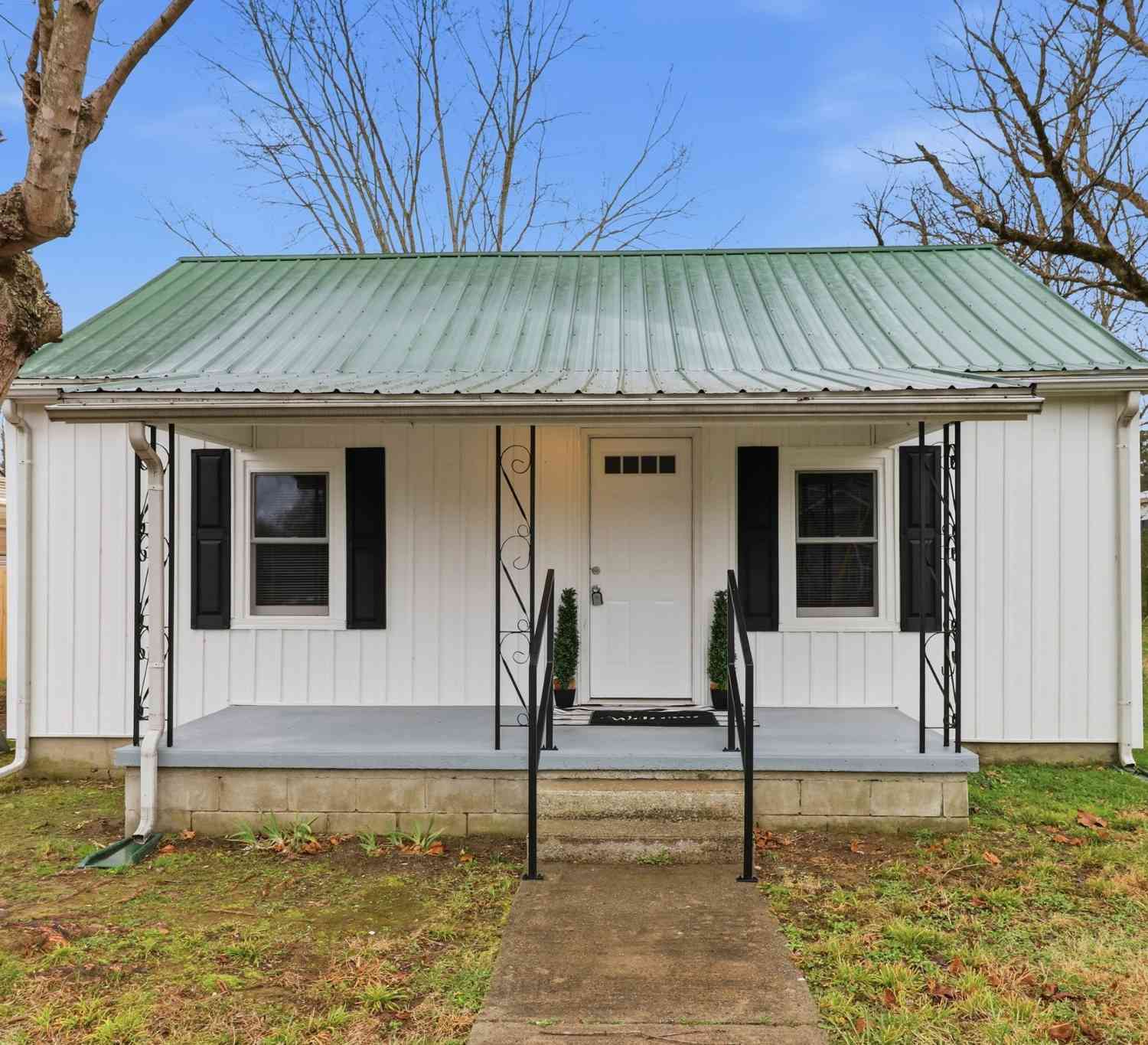 Homes For Sale - 612 Maple St<br/> Coffee County County, Manchester, TN 37355