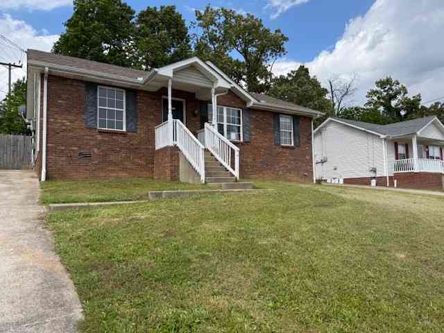 Homes For Sale - 355 Donna Dr<br/> Clarksville, TN 37042