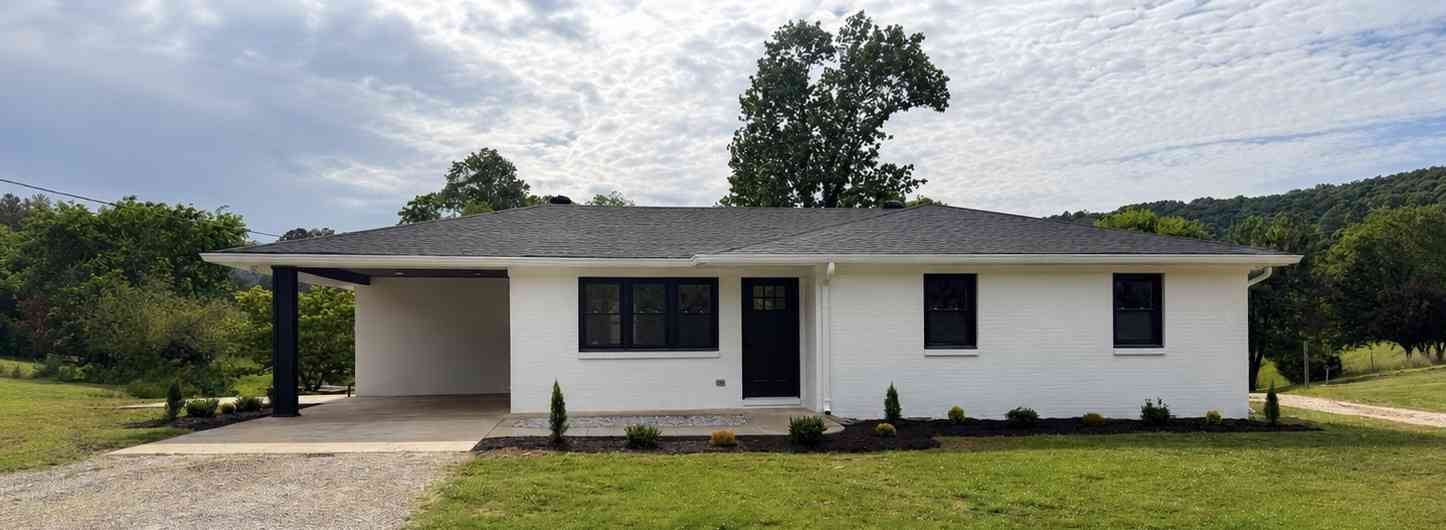 Homes For Sale - 5902 Beersheba Hwy<br/> Warren County County, McMinnville, TN 37110
