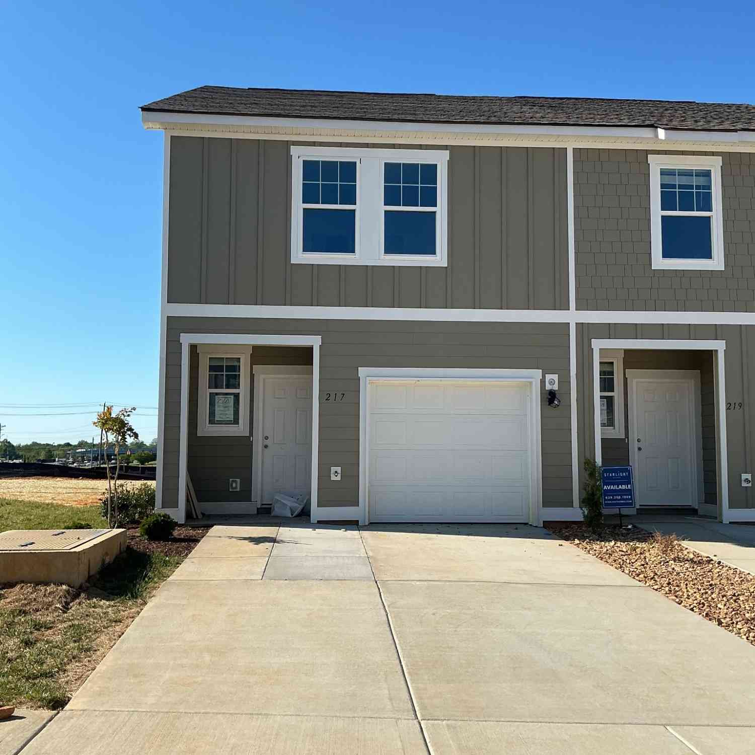 Townhouse For Sale - 217 Darlington Drive<br/> Dickson County County, Dickson, TN 37055