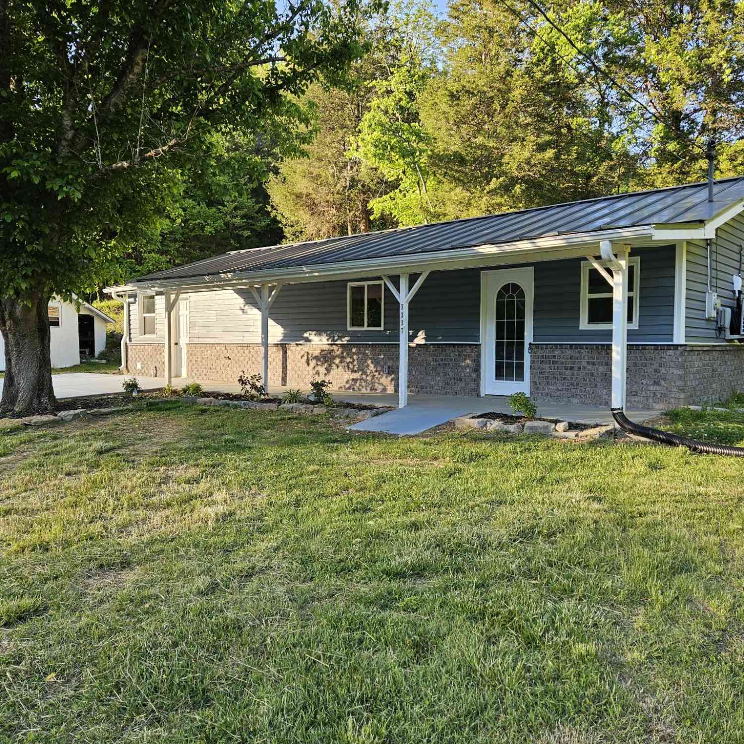 Homes For Sale - 3337 Hartsville Rd<br/> Macon County, Lafayette, TN 37083