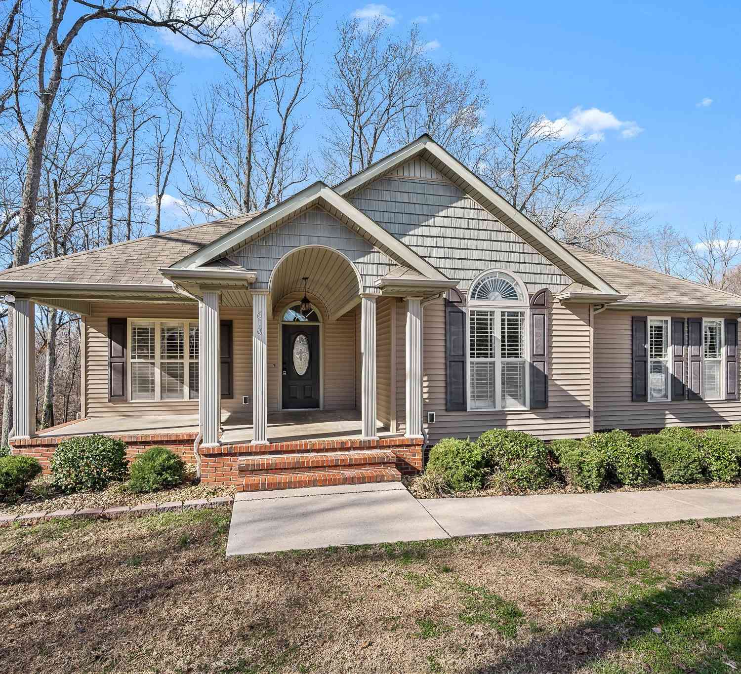 Homes For Sale - 610 Westwood Dr<br/> Warren County County, McMinnville, TN 37110