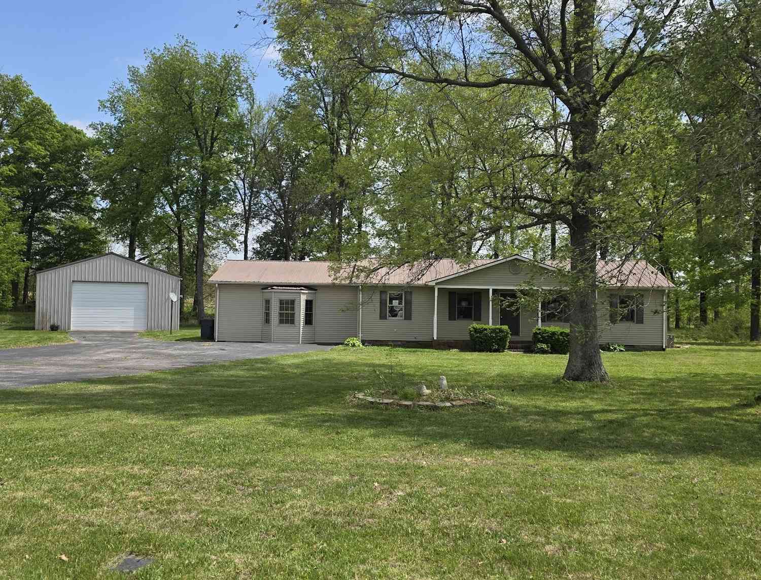 Homes For Sale - 90 Lucien Stokes Rd<br/> Todd County County, Elkton, KY 42220