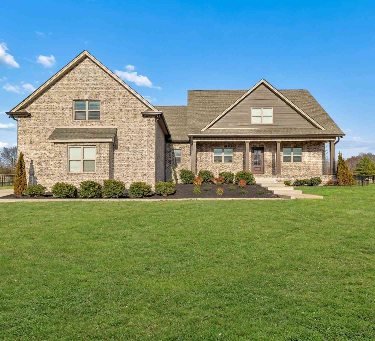 Homes For Sale - 4155 Ironwood Dr<br/> Robertson County County, Greenbrier, TN 37073