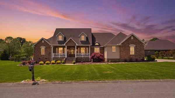 Homes For Sale - 102 Highpoint Blvd<br/> Coffee County County, Tullahoma, TN 37388