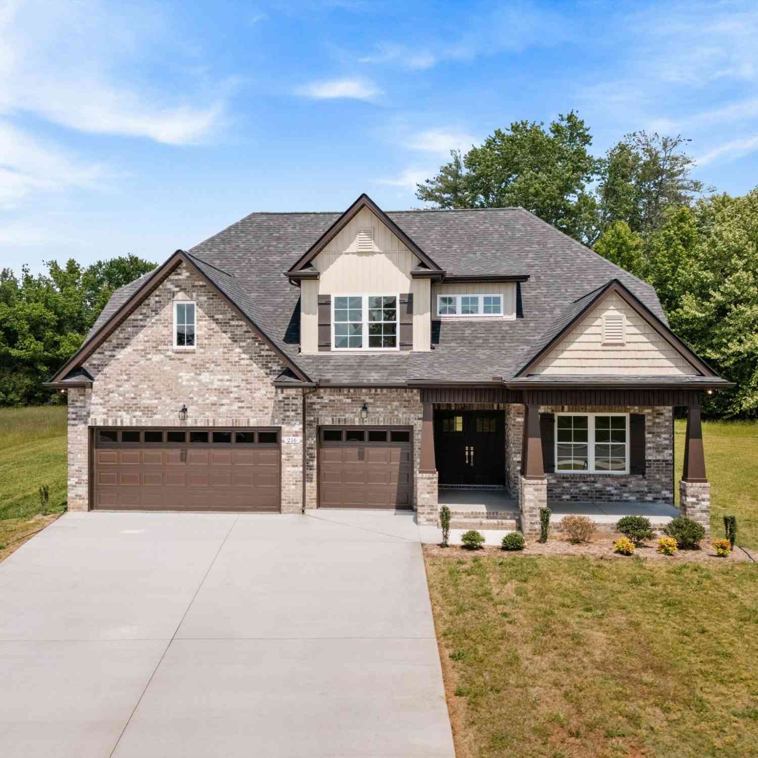 Homes For Sale - 216 Spring House Dr<br/> Coffee County County, Manchester, TN 37355