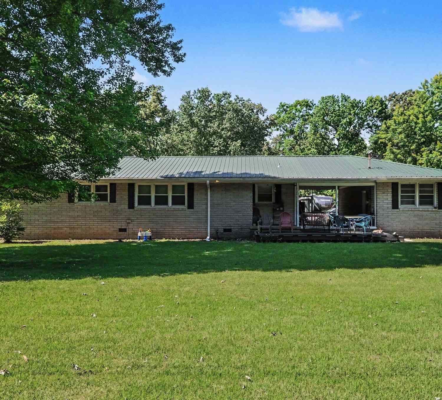 Homes For Sale - 190 W Lynn Dr<br/> Coffee County County, Manchester, TN 37355