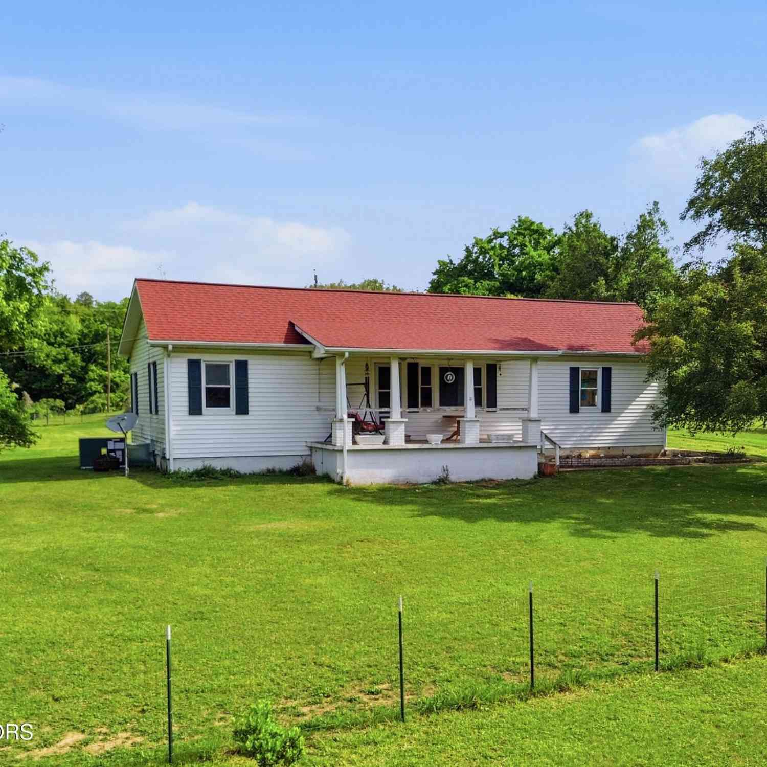 Homes For Sale - 824 Oliver Springs Hwy<br/> Clinton, TN 37716