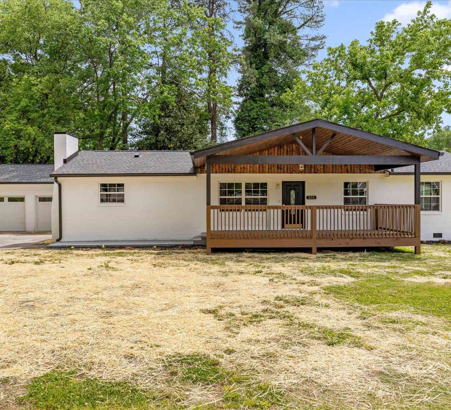 Homes For Sale - 325 10th Street<br/> Jasper, TN 37347