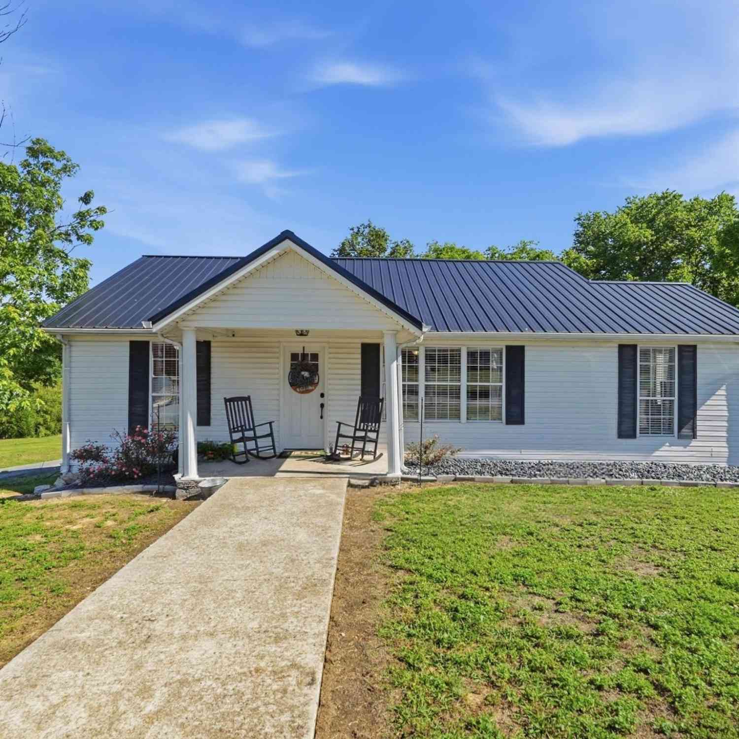 Homes For Sale - 100 Locust St<br/> Dekalb County, Alexandria, TN 37012