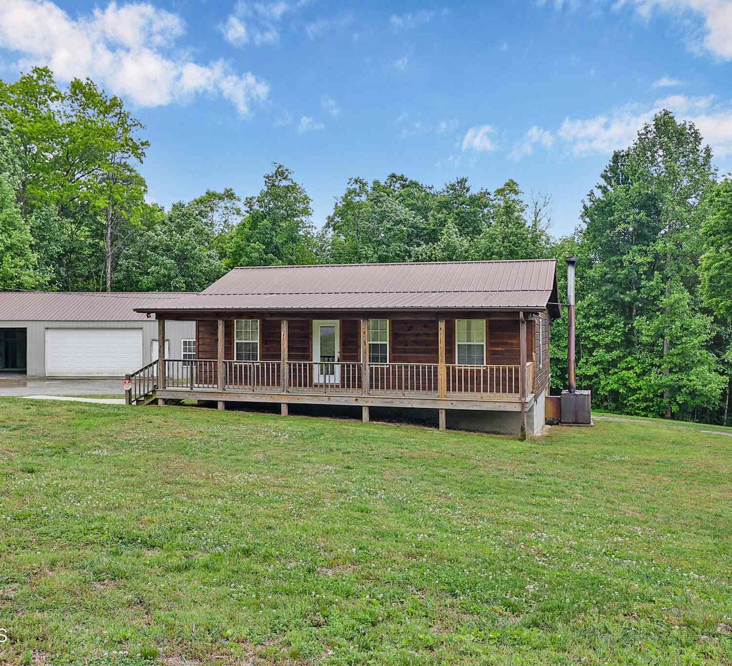 Homes For Sale - 381 Lowe Rd<br/> Fentress County, Jamestown, TN 38556