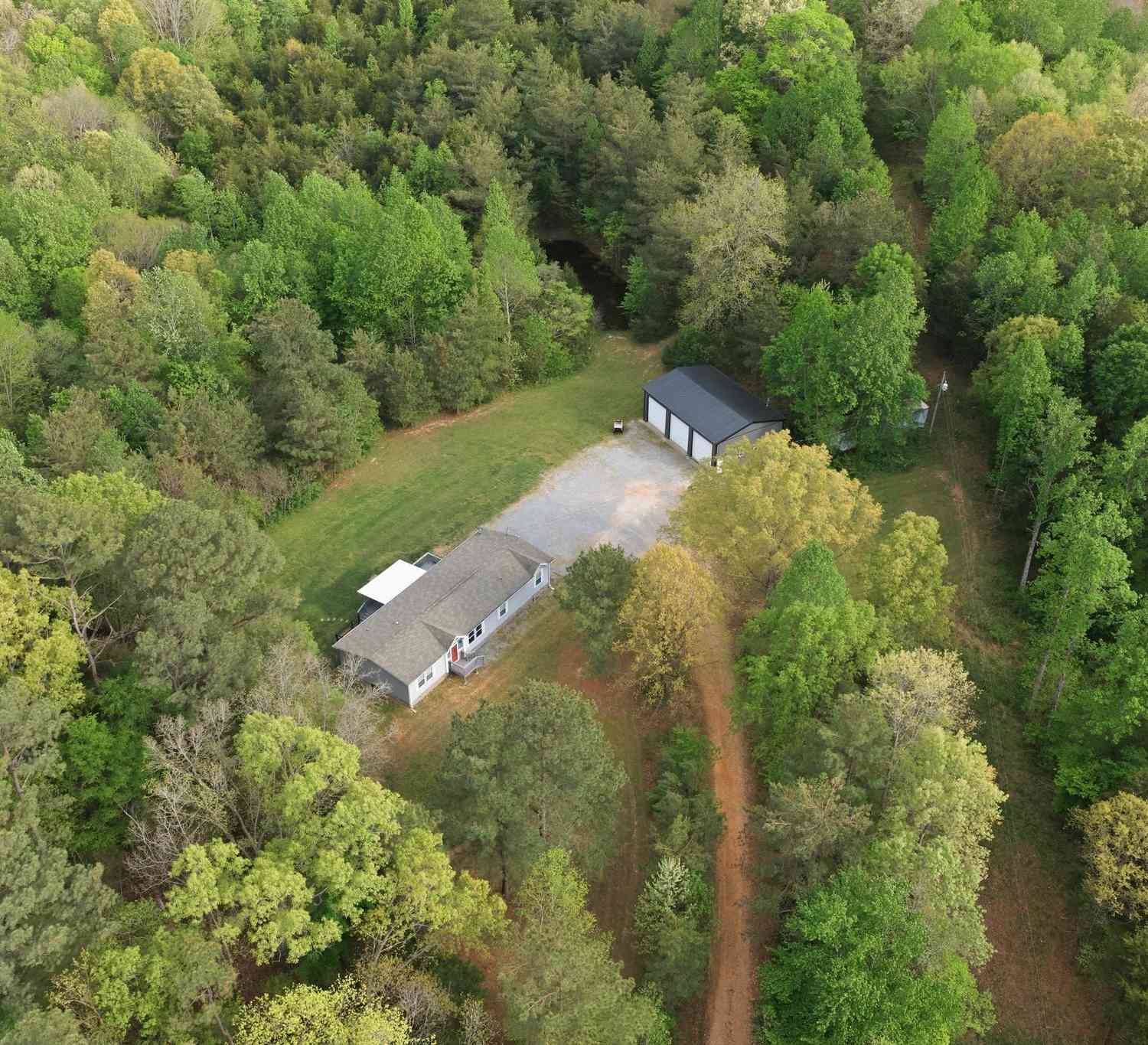 Mobile Home For Sale - 1850 Little Bartons Creek Rd<br/> Dickson County County, Cumberland Furnace, TN 37051