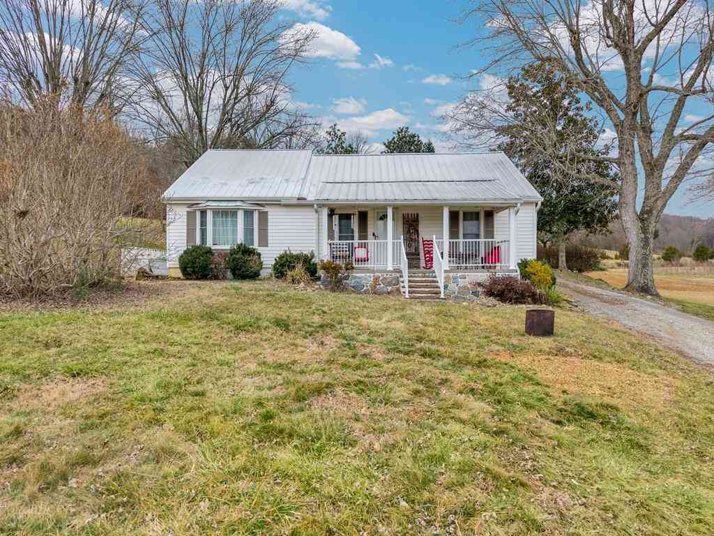 Homes For Sale - 11594 Beersheba Hwy<br/> Warren County County, McMinnville, TN 37110