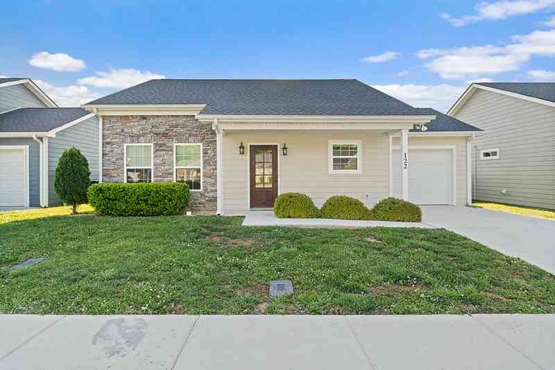 Homes For Sale - 122 Nichols Dr<br/> Cannon County County, Woodbury, TN 37190
