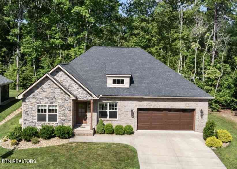 Homes For Sale - 10 King John Lane<br/> Crossville, TN 38558