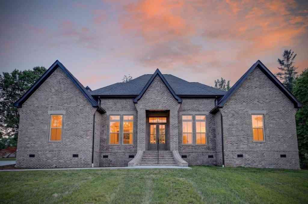 Homes For Sale - 343 Riverbend Country Club Road<br/> Bedford County County, Shelbyville, TN 37160