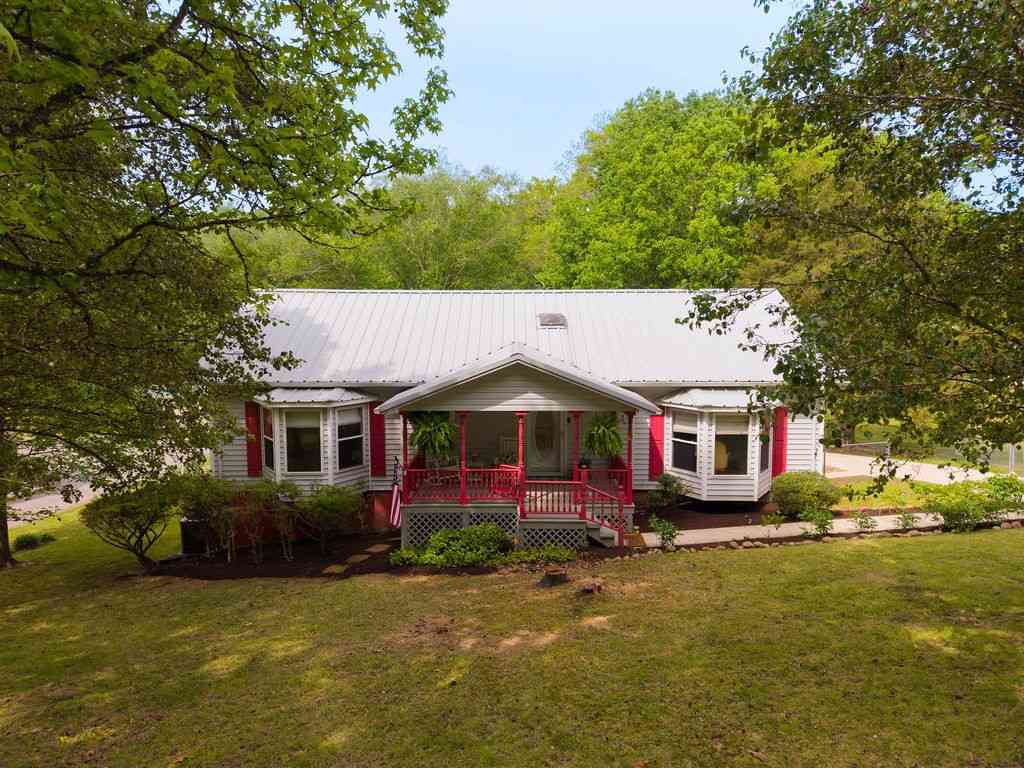 Homes For Sale - 263 River Oaks Drive<br/> Sparta, TN 38583