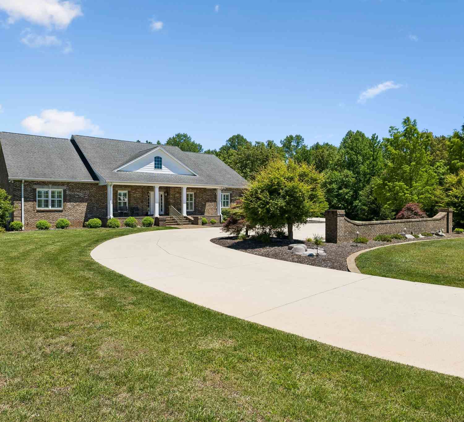 Homes For Sale - 800 Grove Rd<br/> Morrison, TN 37357