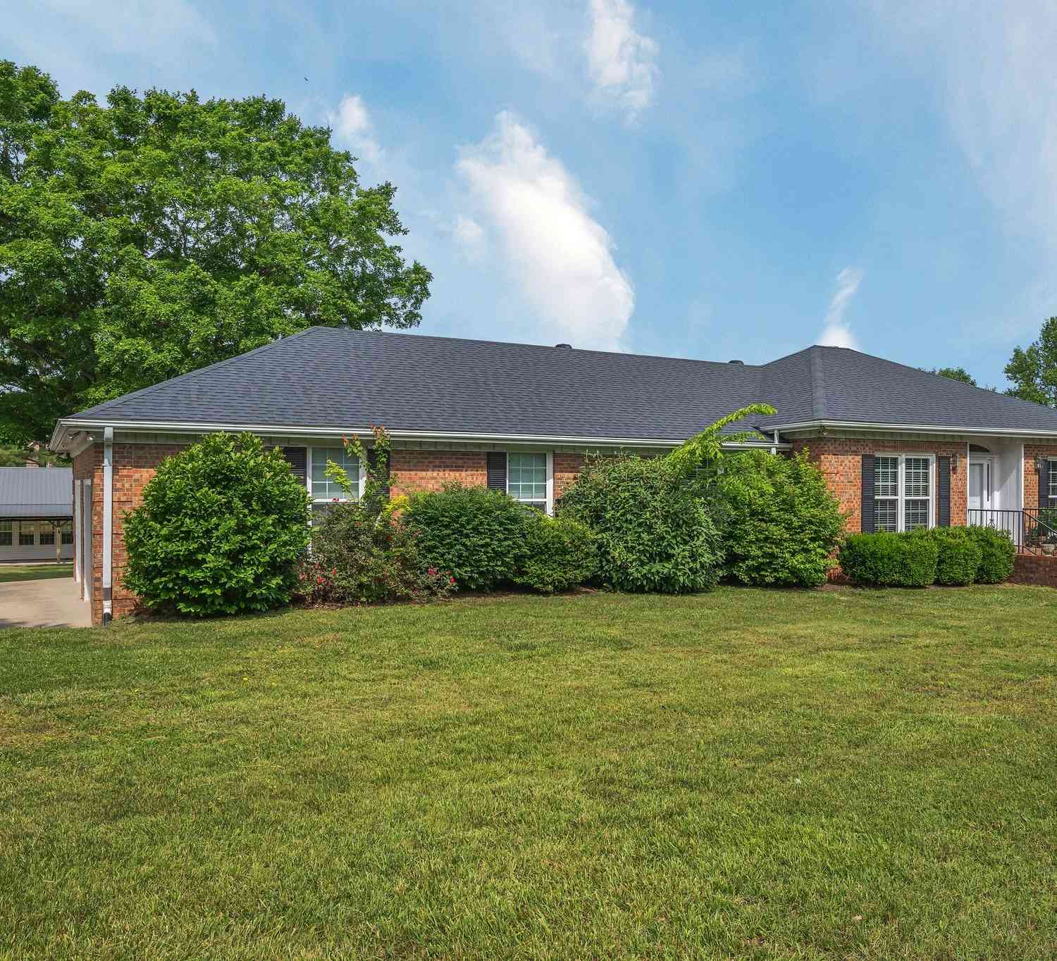 Homes For Sale - 4125 Highway 48<br/> Dickson County County, Charlotte, TN 37036