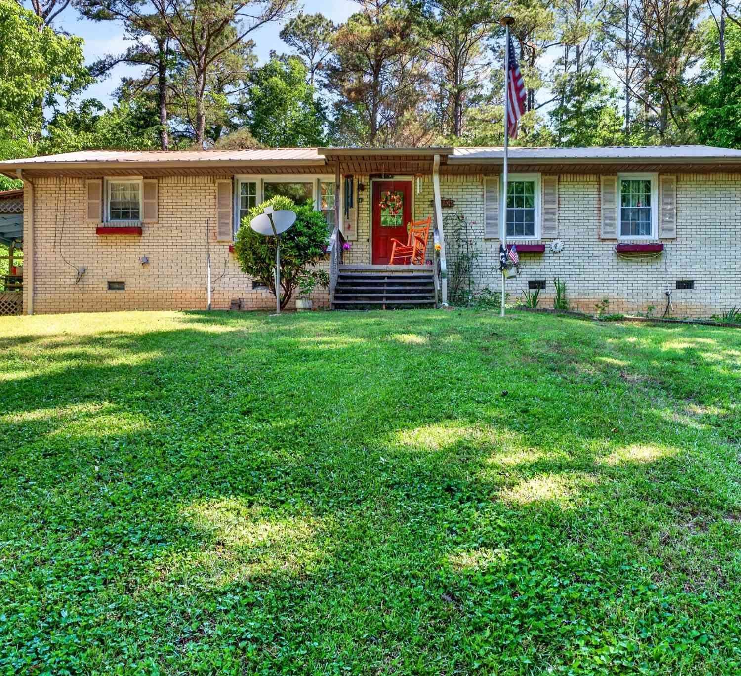 Homes For Sale - 961 Midway Dr<br/> Houston County, Erin, TN 37061