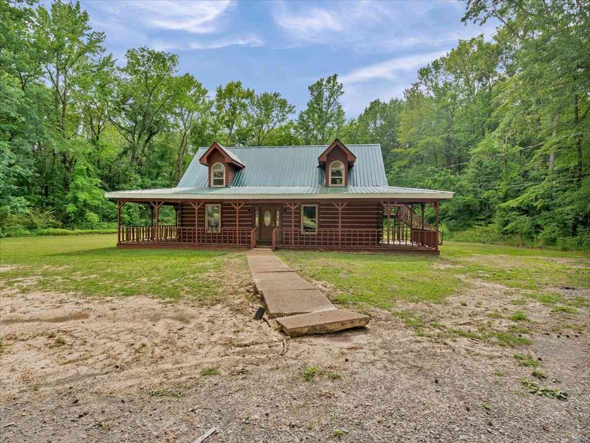 Homes For Sale - 409 Elora Rd<br/> Elora, TN 37328