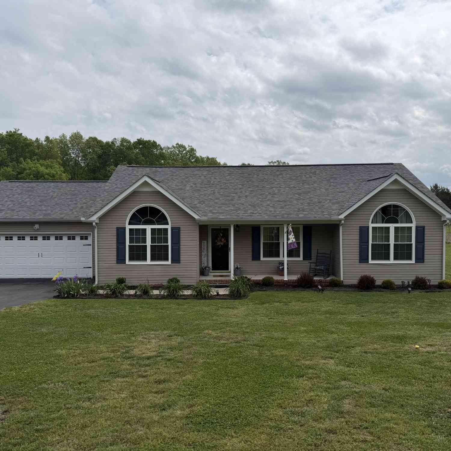 Homes For Sale - 2948 Riley Creek Rd<br/> Normandy, TN 37360