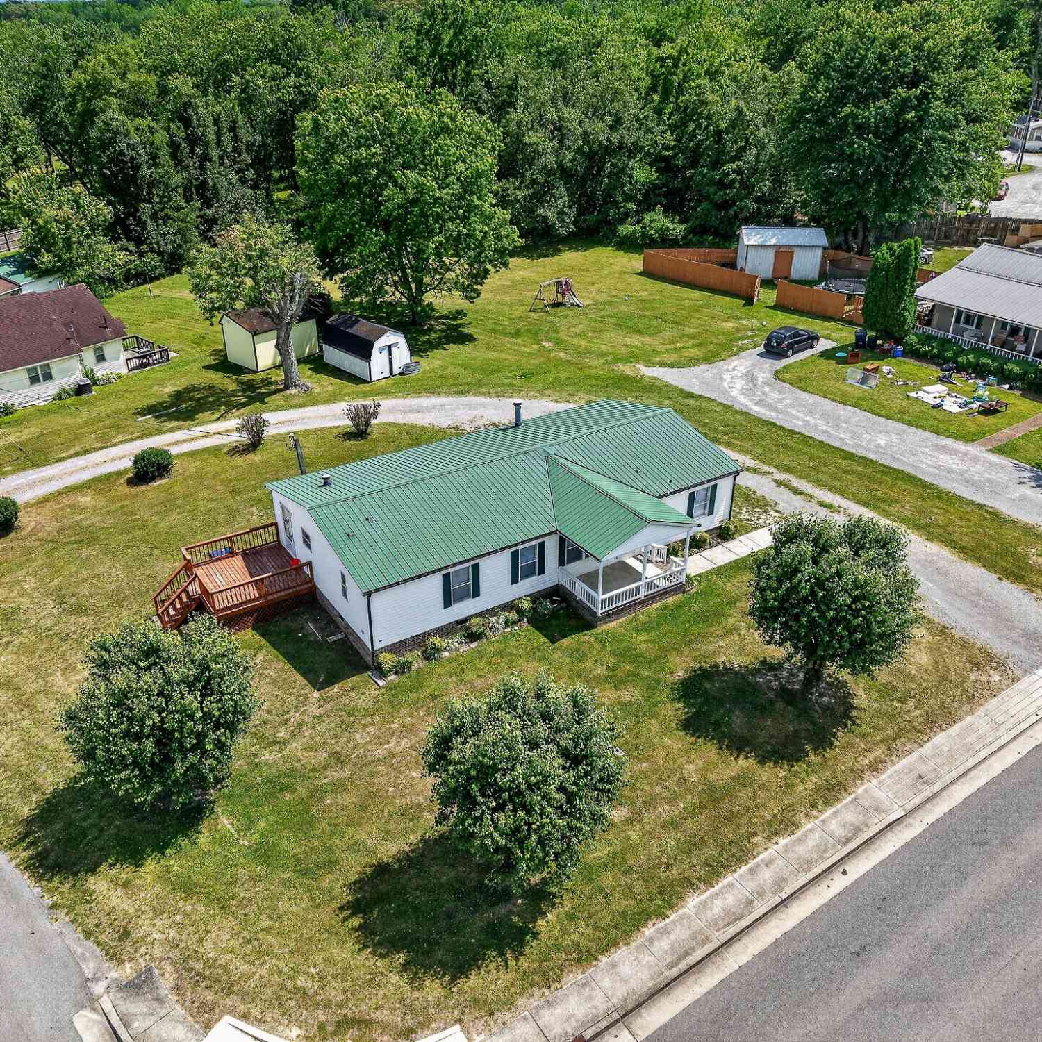 Mobile Home For Sale - 900 S Mountain St<br/> Smithville, TN 37166