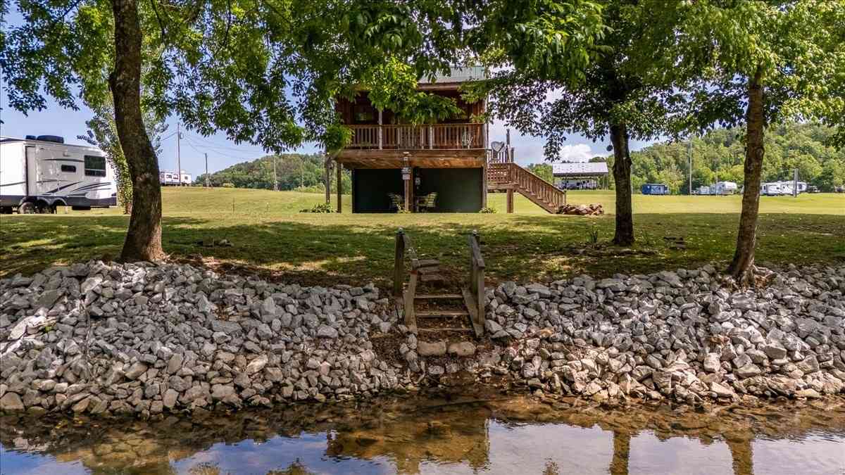 Homes For Sale - 194 Creekside Ln<br/> Westpoint, TN 38486