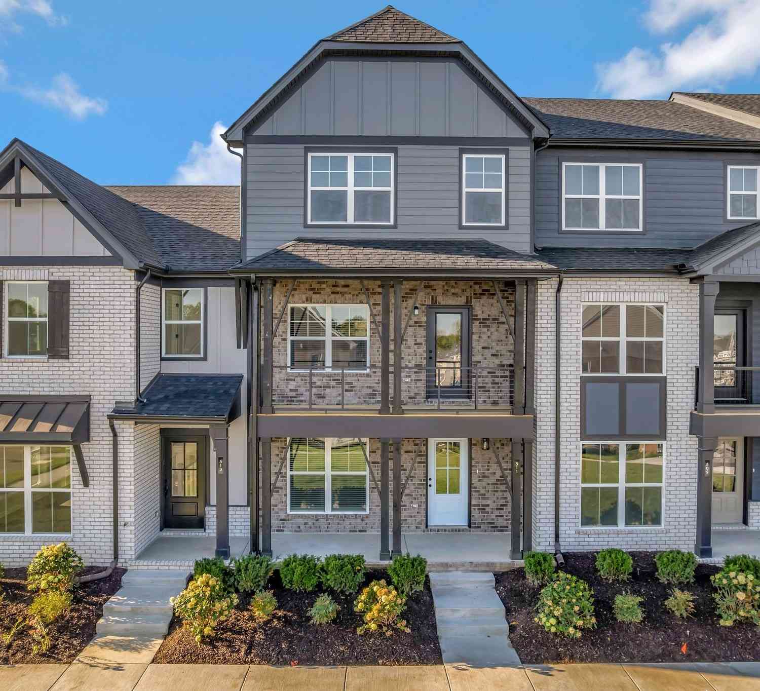 Townhouse For Sale - 614 Granbury Pvt Drive<br/> Sumner County County, Hendersonville, TN 37075