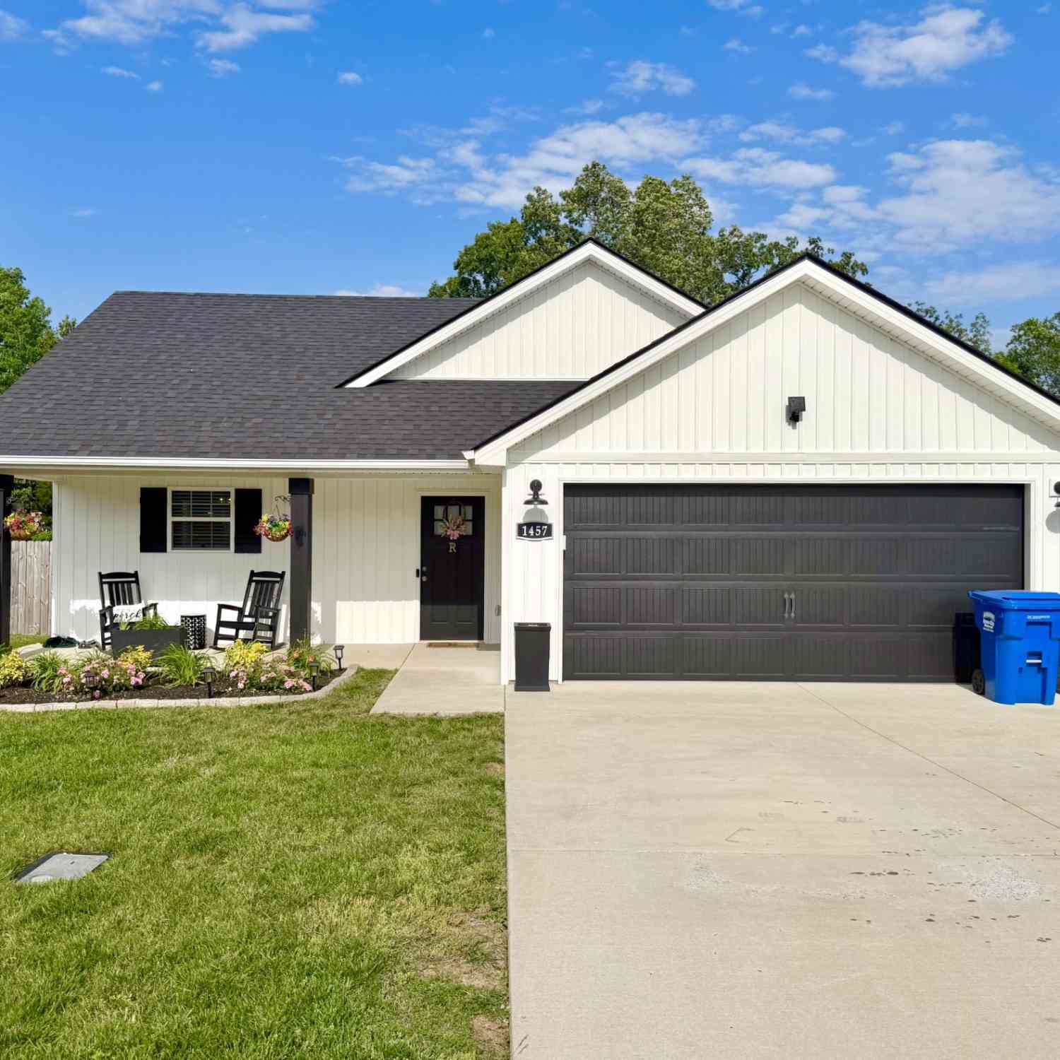 Homes For Sale - 1457 Fredrick Dr<br/> Clarksville, TN 37042