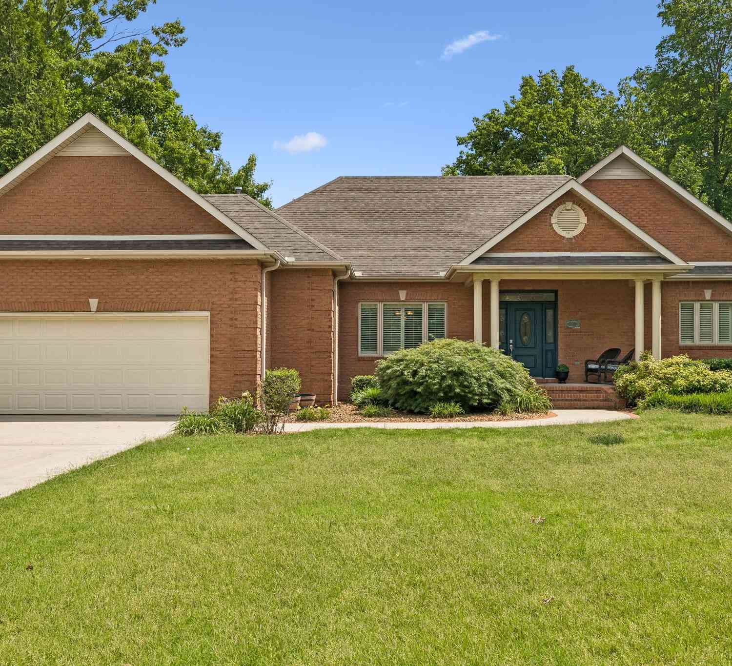Homes For Sale - 353 Waters Edge Dr<br/> Franklin County County, Estill Springs, TN 37330