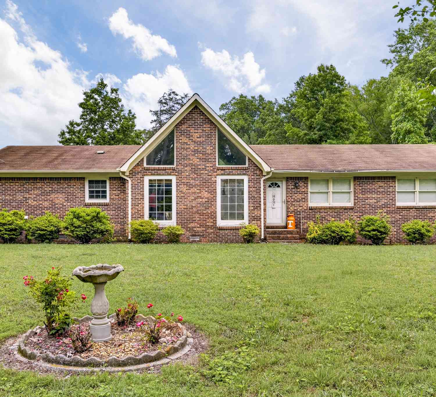 Homes For Sale - 8 Sharpes Hollow Rd<br/> Fayetteville, TN 37334