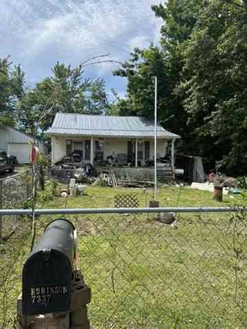 Homes For Sale - 7337 Old Highway 52<br/> Macon County, Westmoreland, TN 37186