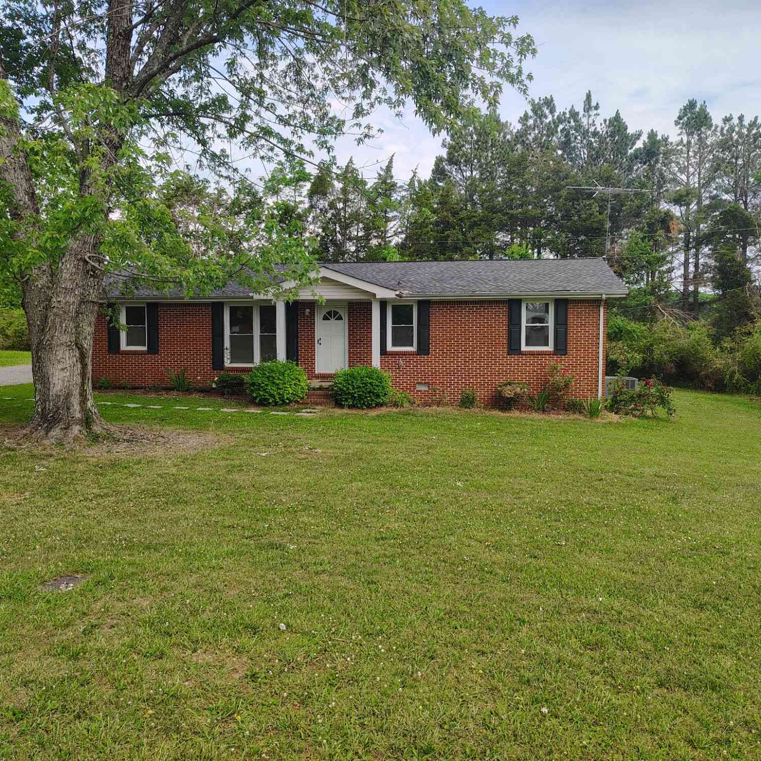 Homes For Sale - 619 Baker Dr<br/> Macon County, Lafayette, TN 37083