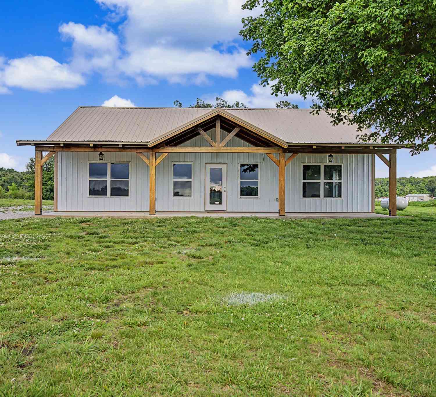Homes For Sale - 8 Self Rd<br/> Lawrence County County, Lawrenceburg, TN 38464