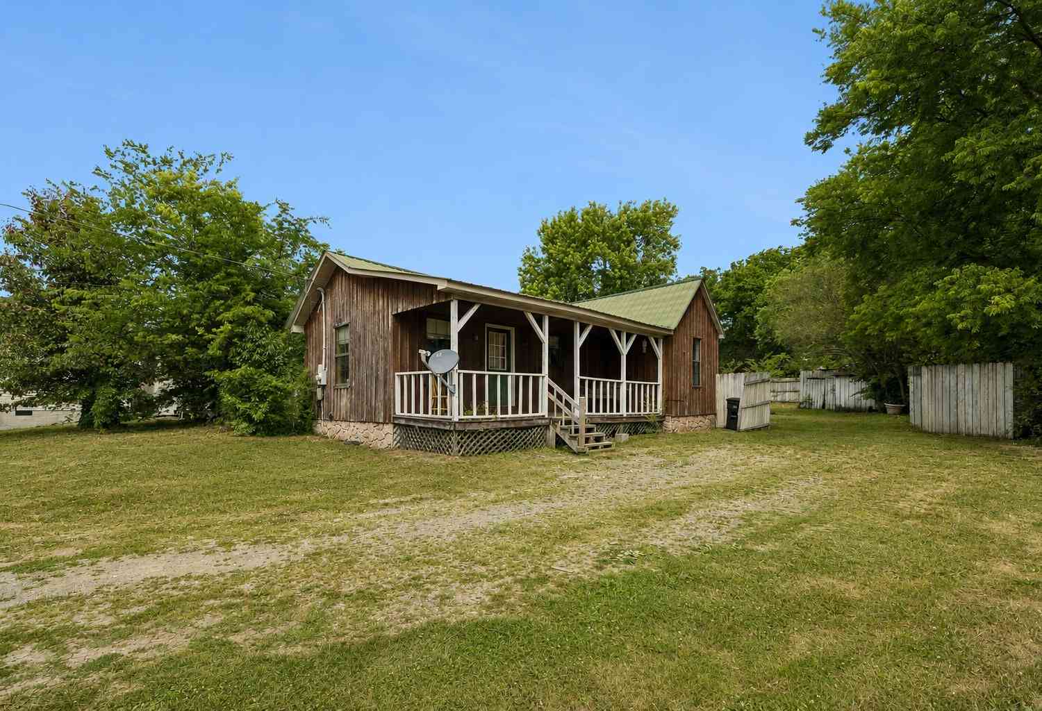 Homes For Sale - 328 Murfreesboro Rd<br/> Cannon County County, Woodbury, TN 37190
