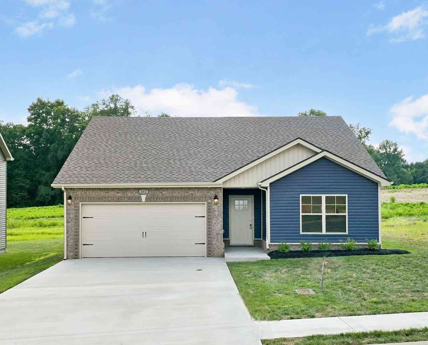 Homes For Sale - 45 Echo Ridge<br/> Christian County County, Oak Grove, KY 42262