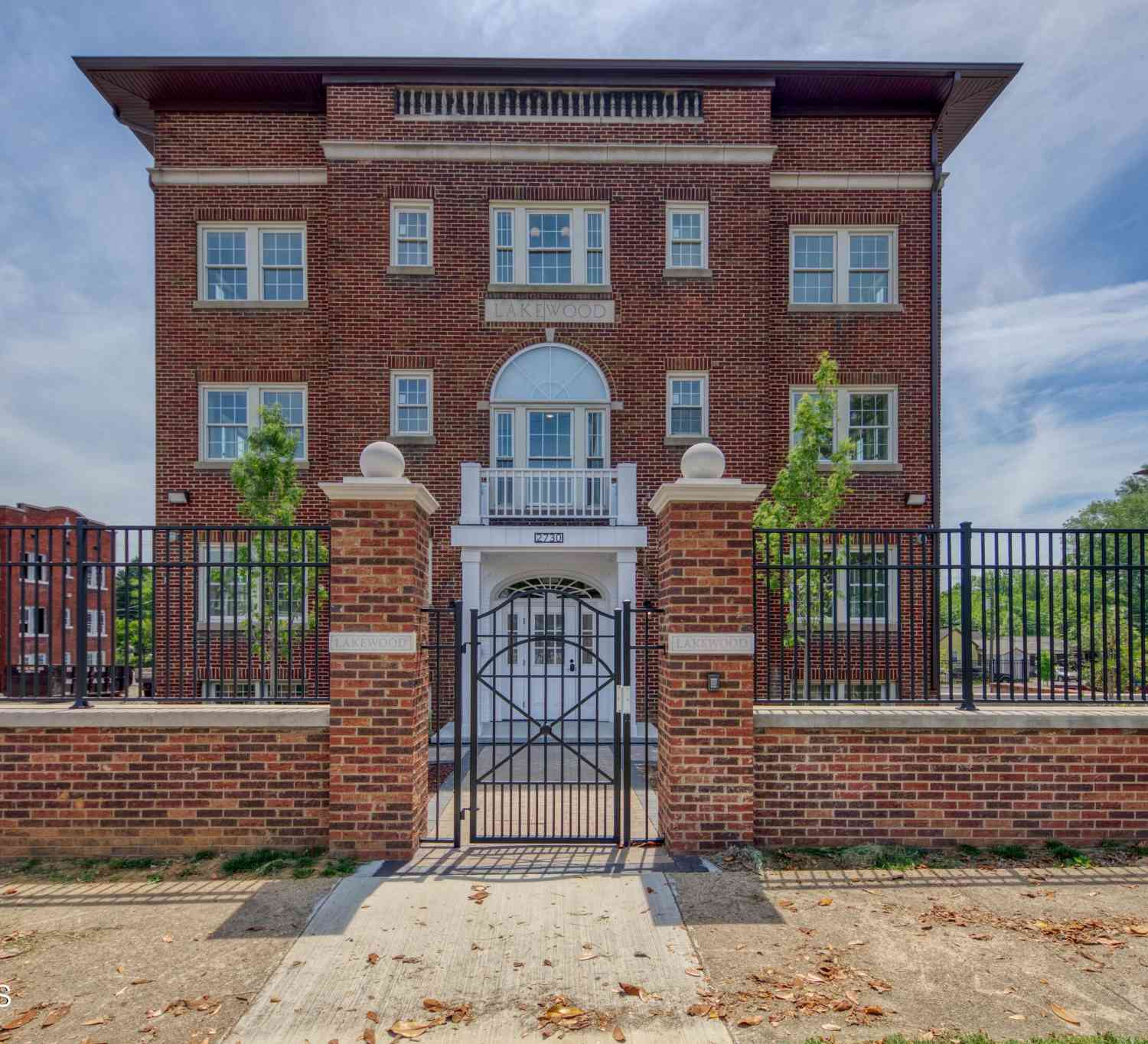 Apartment For Sale - 2730 E Magnolia Ave #303<br/> Knoxville, TN 37914