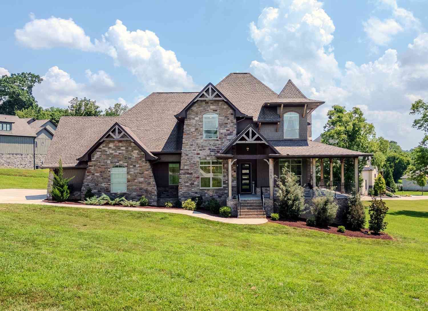 Homes For Sale - 1043 Emerald Valley Dr<br/> Sumner County County, Castalian Springs, TN 37031