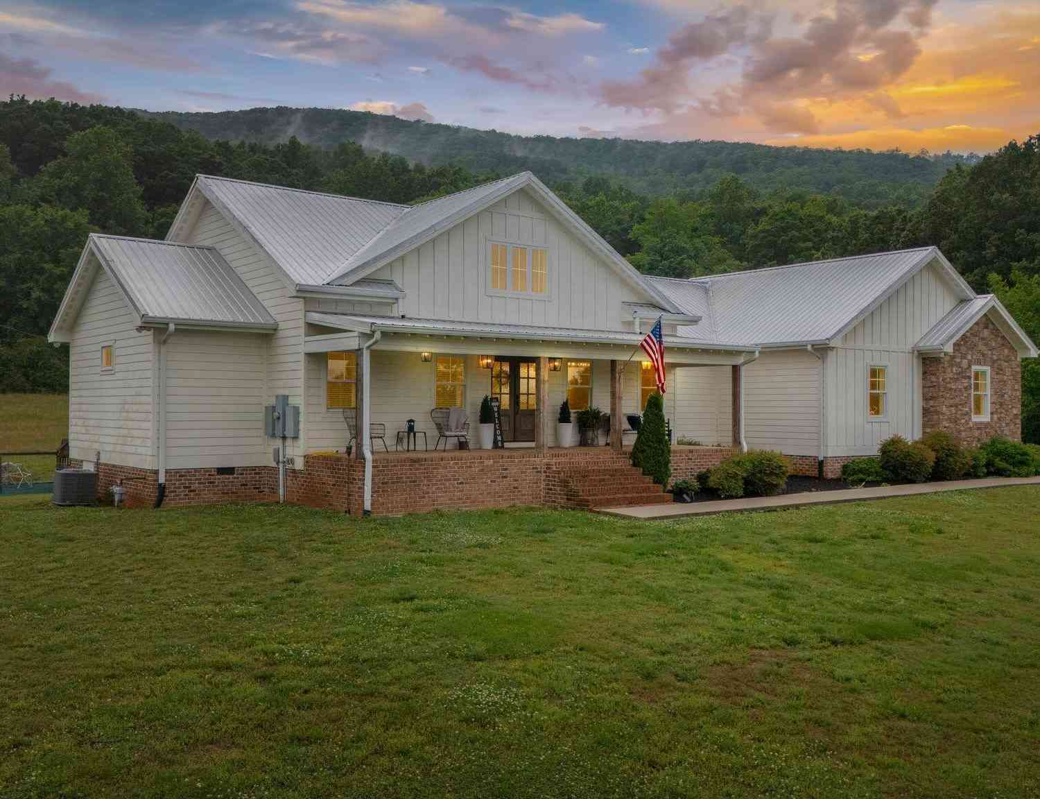 Homes For Sale - 6866 Daus Mountain Road<br/> Whitwell, TN 37397