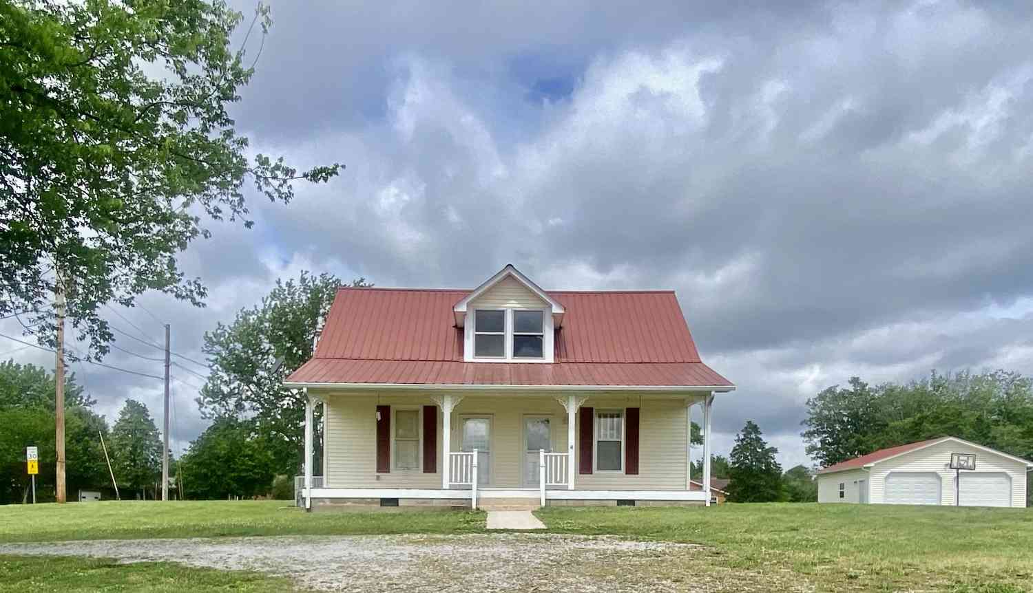 Homes For Sale - 104 Clearview Dr<br/> Warren County County, McMinnville, TN 37110