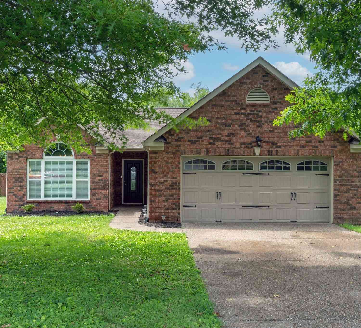 Homes For Sale - 208 Remington Ave<br/> Sumner County County, Gallatin, TN 37066