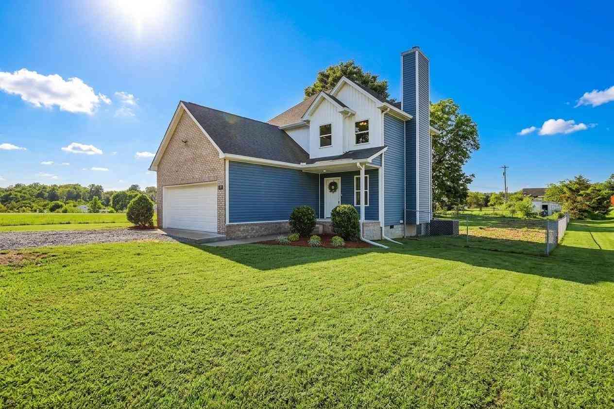 Homes For Sale - 346 E Harris Rd<br/> Sumner County County, Bethpage, TN 37022