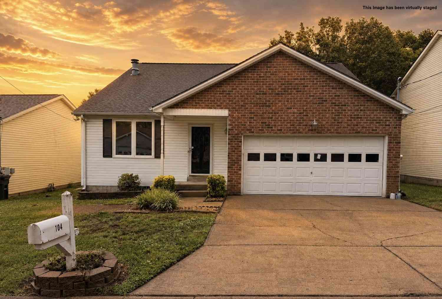 Homes For Sale - 104 Edgehill Ln<br/> Sumner County County, Hendersonville, TN 37075
